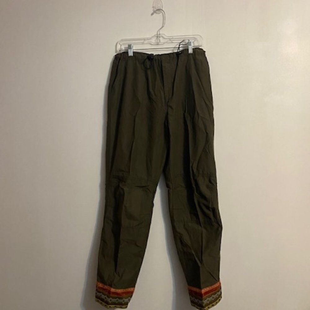 Xhilaration Green embroidery pants, size Medium